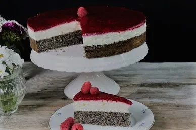 Beitragsbild zum Artikel: Rezept der Woche! – Himbeer-Magerquark-Mohntorte