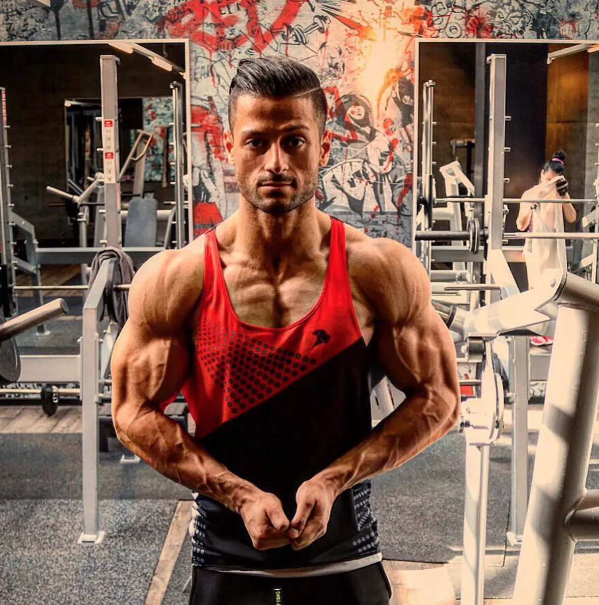 Beitragsbild zum Artikel: Natural vs. Stoffer: DAS solltest Du über die Proteinsynthese wissen!