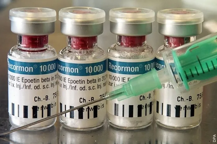 Beitragsbild zum Artikel: Erythropoietin (EPO): Wie das Hormon wirkt und warum es im Sport verboten ist