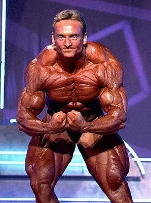 Beitragsbild zum Artikel: DAMIT klappt der Muskelaufbau: das GEHEIMREZEPT von Bodybuilding Legende Andreas Münzer!