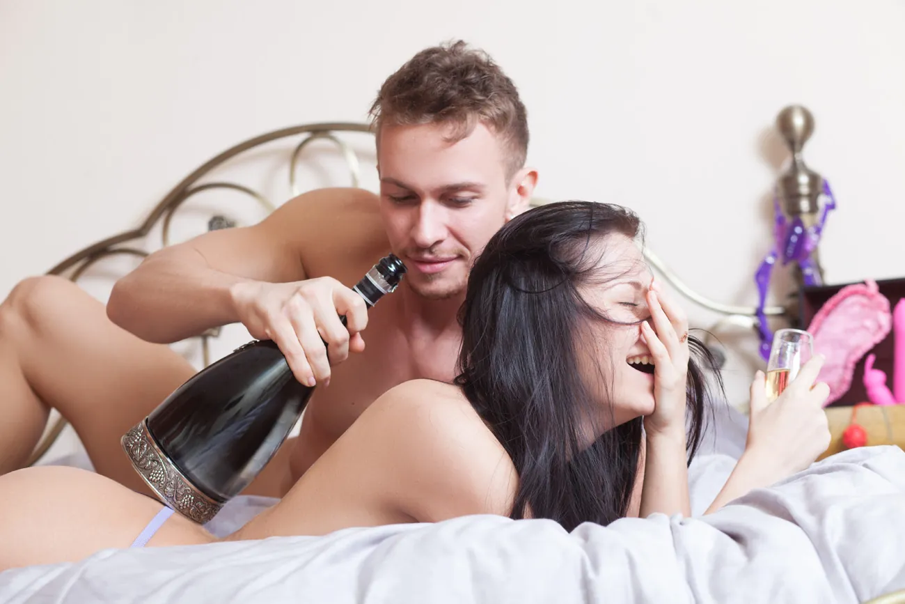 Beitragsbild zum Artikel: Beeinflusst Alkohol den Sexualtrieb?