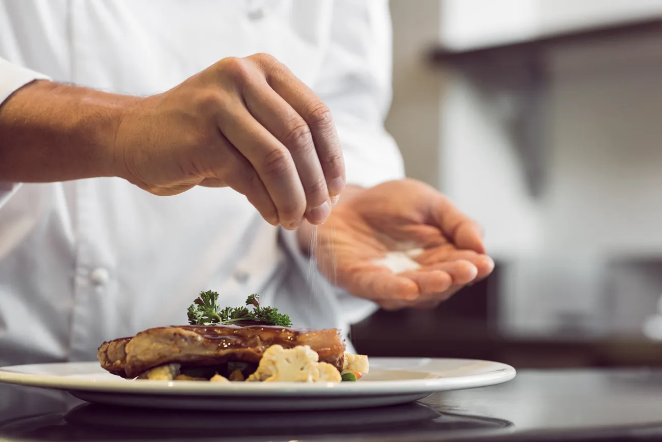 Beitragsbild zum Artikel: Eine natriumarme Ernährung steigert die Stickstoffoxidausschüttung
